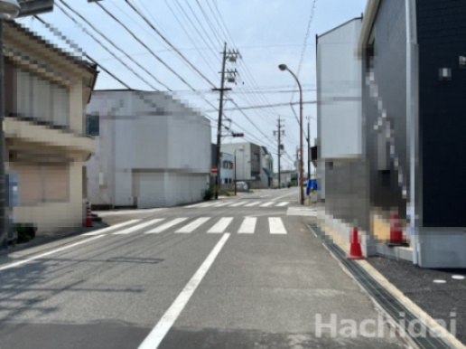 高浜市青木町第７　全4棟　4号棟　の前面道路含む現地写真