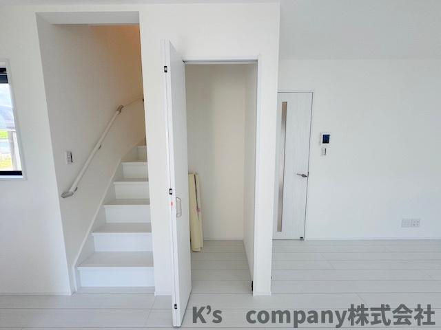 茅ヶ崎市赤羽根　新築戸建の収納|奥行のあるリビング収納☆