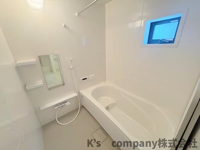 茅ヶ崎市赤羽根　新築戸建の浴室|白を基調とした清潔感のある浴室☆