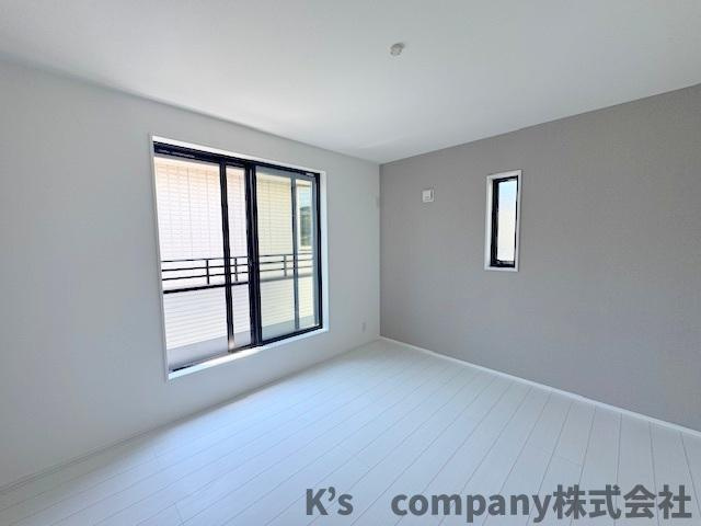 茅ヶ崎市赤羽根　新築戸建の寝室|約8.6帖の洋室☆寝室としても使えます♪