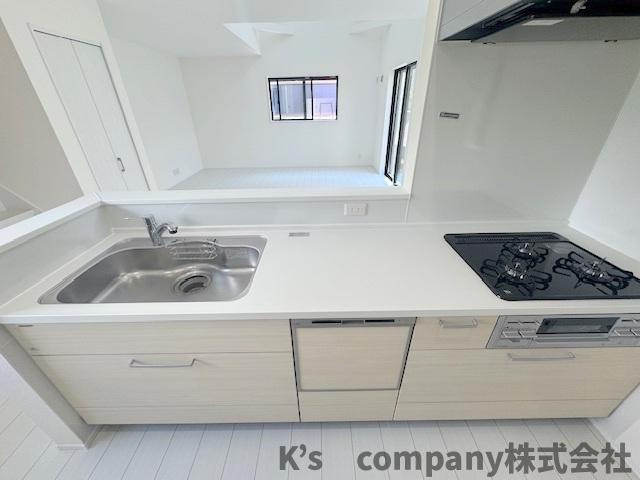 茅ヶ崎市赤羽根　新築戸建のキッチン|家事動線が便利なシステムキッチン☆