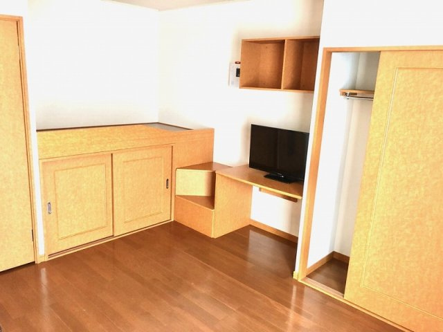 使い勝手のいい寝室です