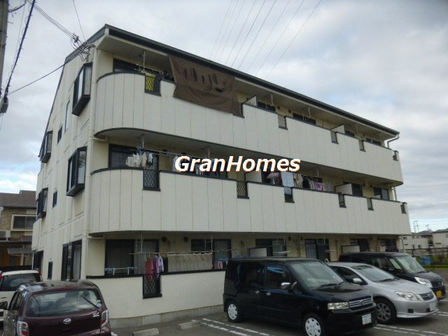 グリーンハイツ中島の外観