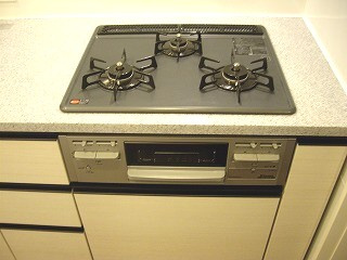 ParkAxis上野の設備|パークアクシス上野のグリル付き3口ガスコンロです