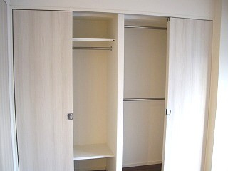 ParkAxis上野の収納|パークアクシス上野のウォークインクローゼットです