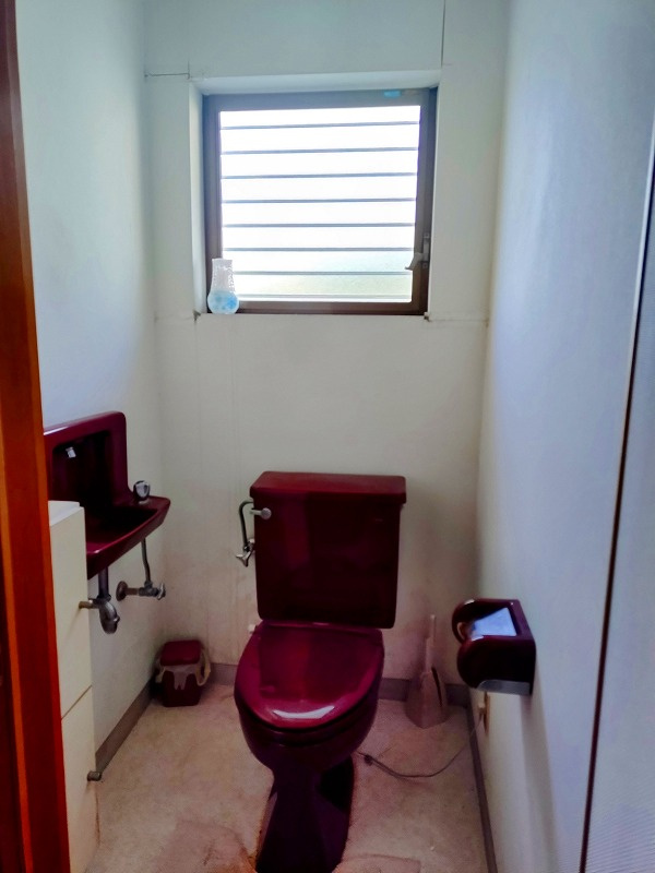 南部町中古戸建　事務所のトイレ|綺麗に手入れされております。