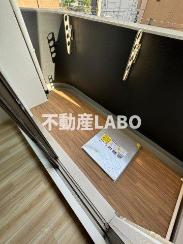 セレニテ難波グランデシュッドのバルコニー