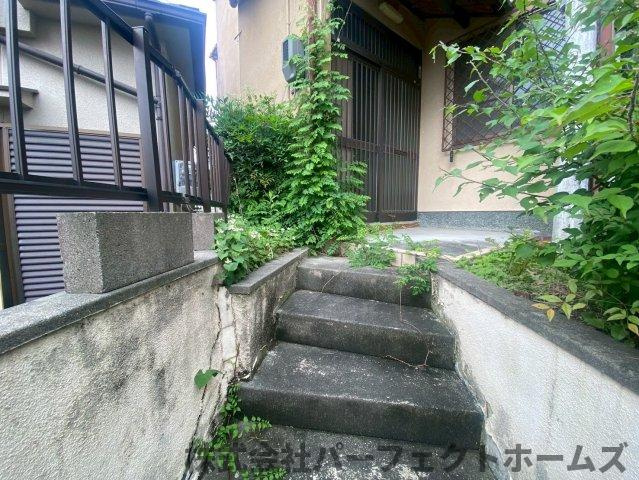 長尾東町2丁目戸建　のエントランス