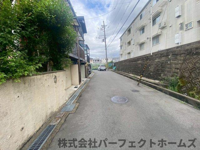 長尾東町2丁目戸建　の前面道路含む現地写真|前面道路含む現地写真です