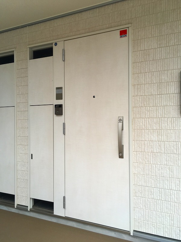 リブリ・KOU登戸のエントランス