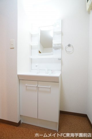 菊池郡菊陽町大字津久礼の賃貸マンションの独立洗面台