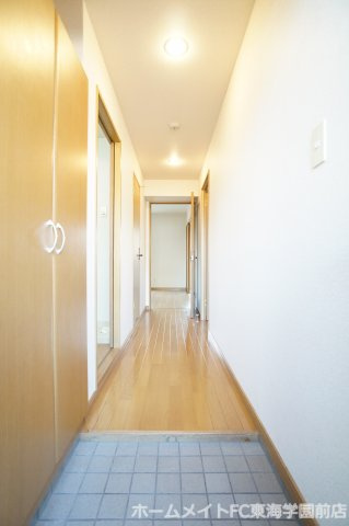 菊池郡菊陽町大字津久礼の賃貸マンションの玄関