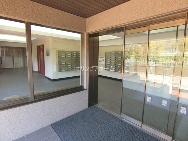 大島ファミール恩賜公園　6階　角　部屋　リ　ノベーションのエントランス