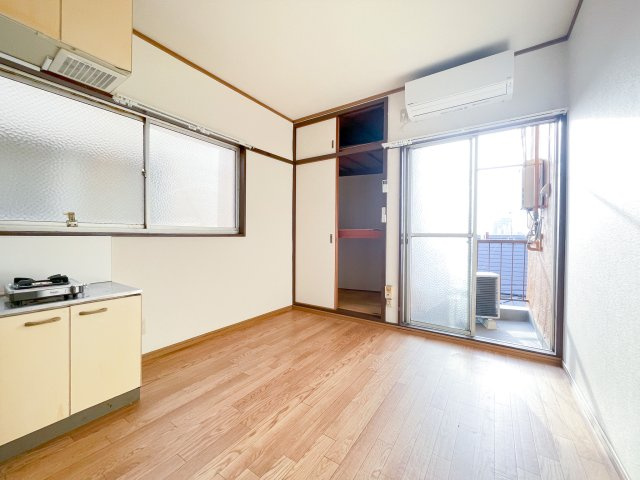 ハイツ住吉の居間・リビング