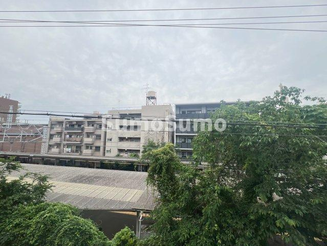 クレア岡本の展望