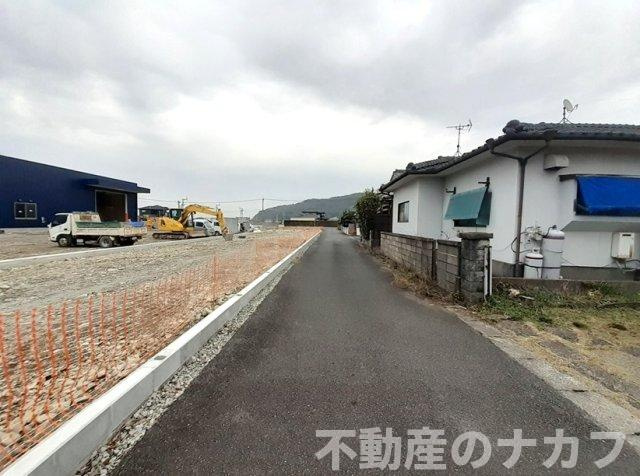 宇土市岩古曽町の売地の周辺|前面道路
