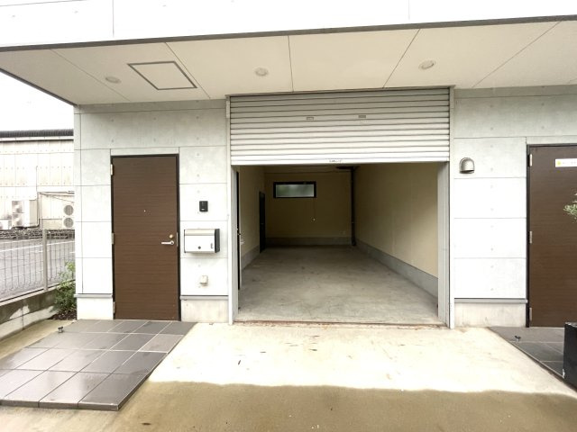 南区上浜町倉庫の外観