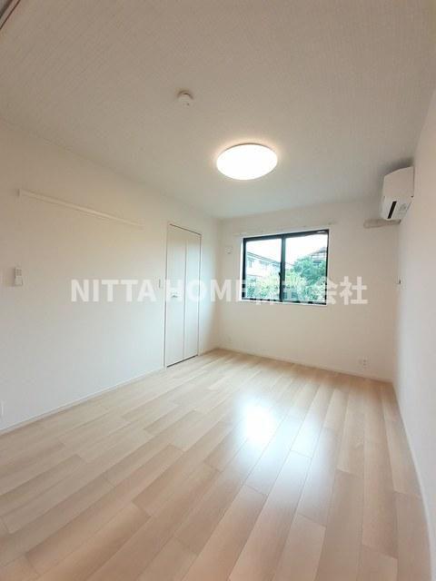 シャイントラストの内装|こちらのお部屋は６帖の洋室になります(^^♪