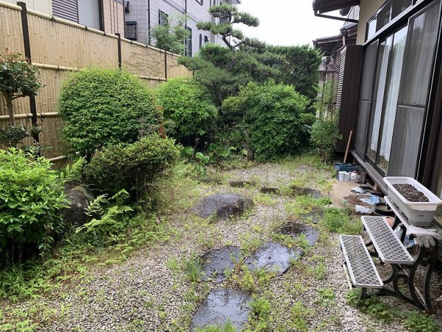 各務原市尾崎南町2丁目の庭