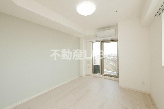 MELDIA CREST TAPP NAMBA-WESTの居間・リビング