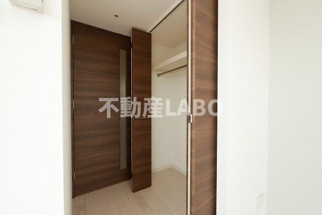 MELDIA CREST TAPP NAMBA-WESTの収納