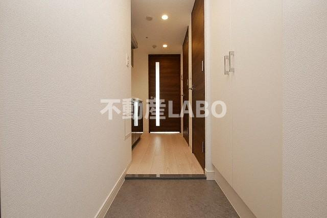 MELDIA CREST TAPP NAMBA-WESTの玄関