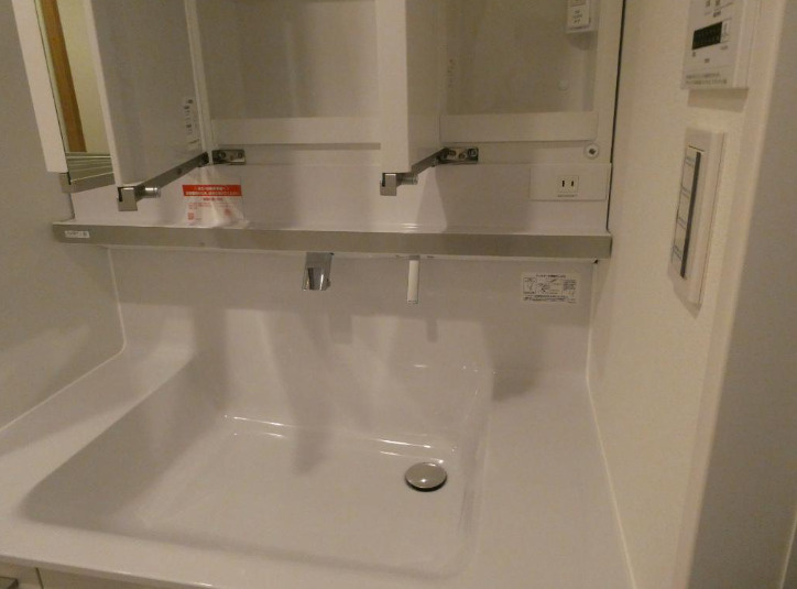 東大島ファミールハイツ1号棟の独立洗面台