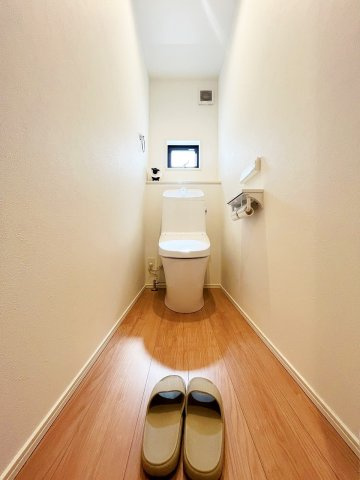 【トイレ】 | 東急田園都市線「宮崎台」中古戸建 | コンパクトで使いやすいトイレです