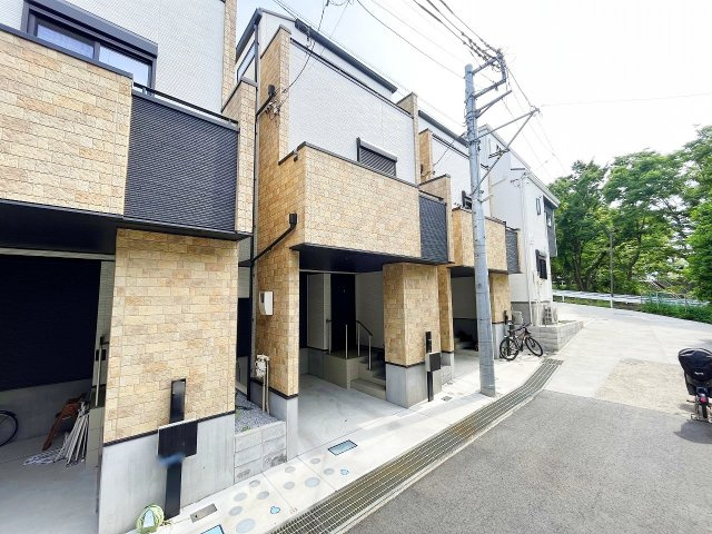 【前面道路含む現地写真】 | 東急田園都市線「宮崎台」中古戸建 | 前面道路含む現地写真です