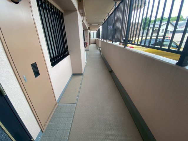 サンピボット瀬戸のバルコニー|暖かな日差しのふりそそぐバルコニー