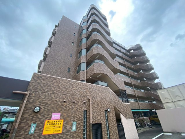 サンピボット瀬戸の外観