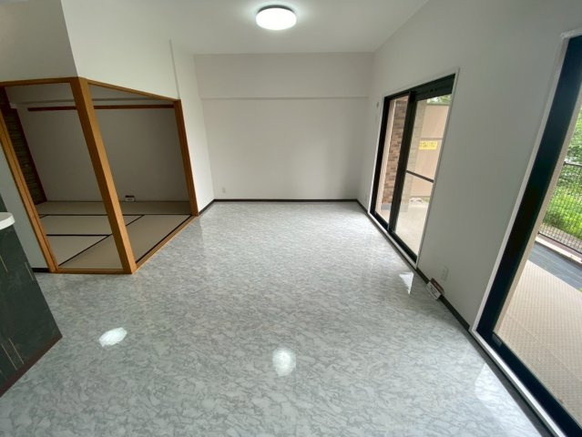 サンピボット瀬戸の居間・リビング