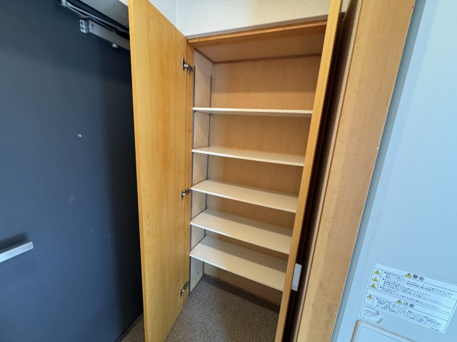 サンロイヤル柴原の収納