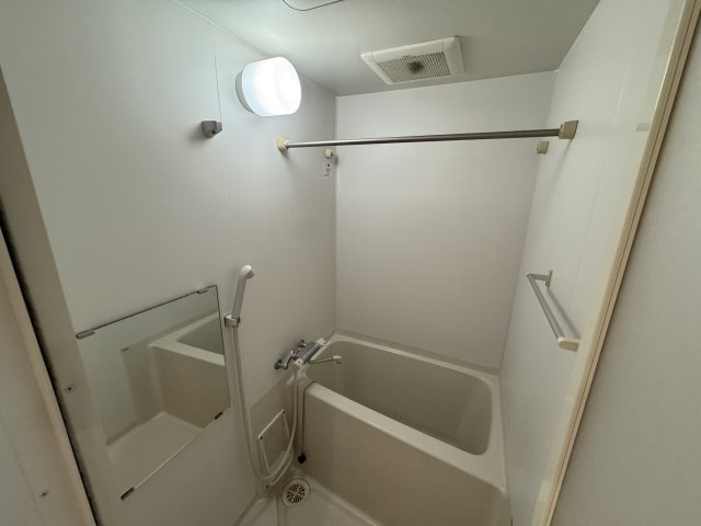 サンロイヤル柴原の浴室