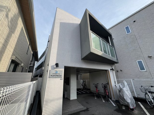 サンロイヤル柴原の外観