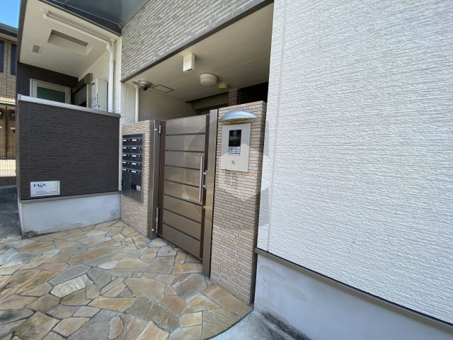 フジパレス若江岩田2番館のエントランス