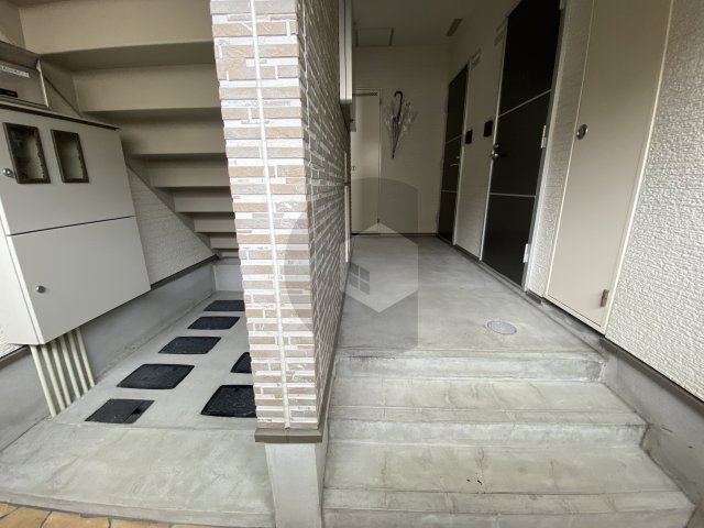 フジパレス若江岩田2番館のロビー