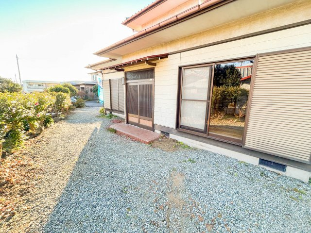 【庭】 | 御殿場市中山 中古住宅 XH05679 | 御殿場市中山　庭　リフォーム後