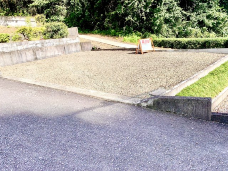 【前面道路含む現地写真】の画像