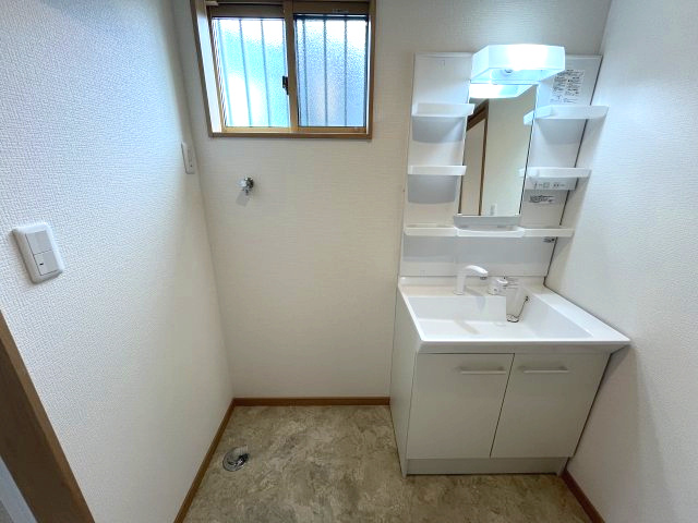 西狭山ヶ丘1丁目の洗面所|スペースが確保できる洗面所です