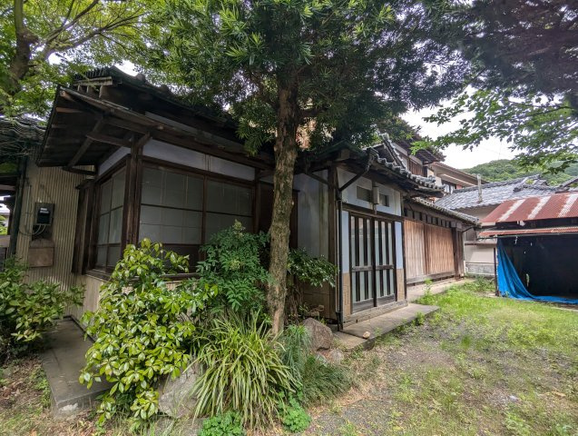 売土地　沼津市内浦重須の外観|南側が道路に接しているので陽当たり良好です。