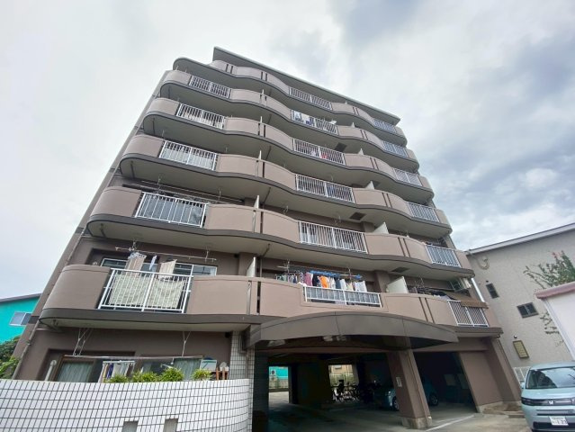 ユニーブル新瀬戸の外観