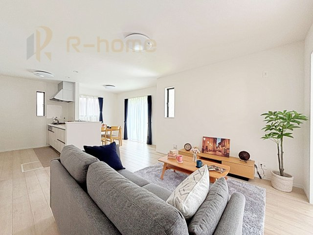 取手市西2丁目　新築戸建て　A号棟のその他共用部分|リビングには開口部を可能な限り多く設けました。人が集まる場所なので開放感が必要な場所だと思います。