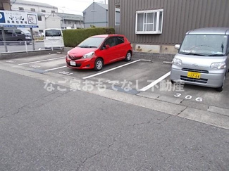 【駐車場】