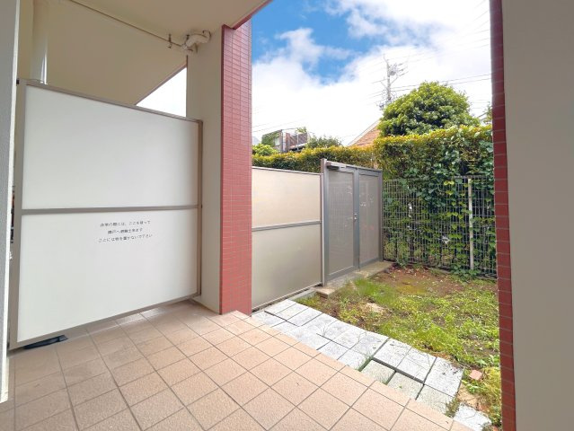 サンアリーナリバーステージ１階の庭