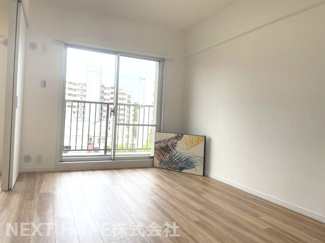 【洋室】 | 伊丹レックスマンション | バルコニーに面した洋室６帖です♪たいへん明るく開放的な居室です！