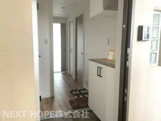 【玄関】 | 伊丹レックスマンション | 玄関にはシューズBOXが設けられております♪