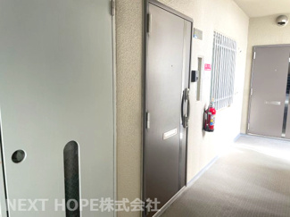 【玄関】 | 伊丹レックスマンション | 玄関ドアです♪二重ロックで安心生活！