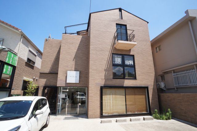 宝塚アート・スクエアの外観