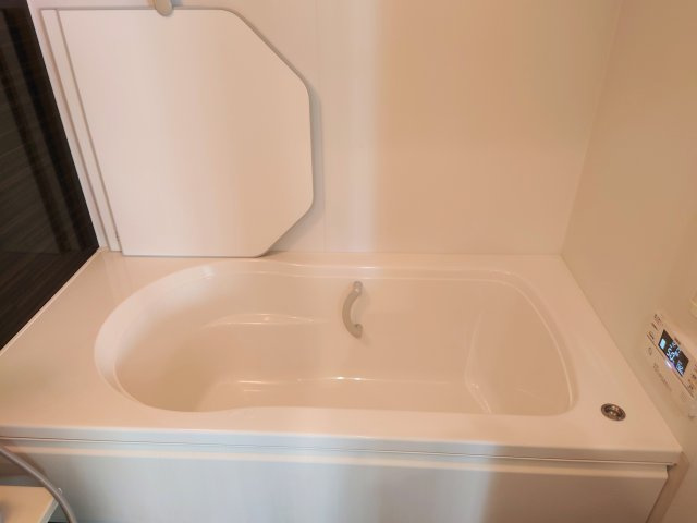 売中古戸建　静岡市駿河区登呂2丁目の浴室|お子さまとの入浴も楽しめそうですね♪